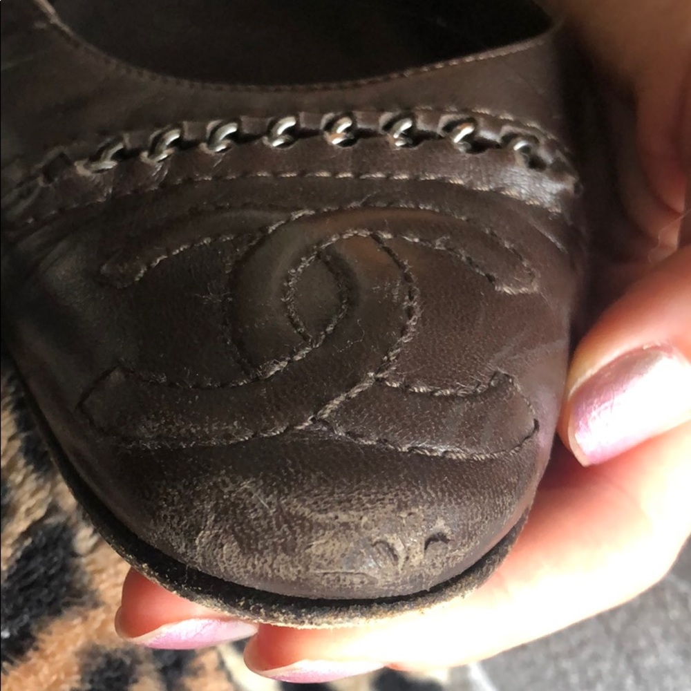 COPY - Authentic Chanel leather loafers with chains - Picture 5 of 8